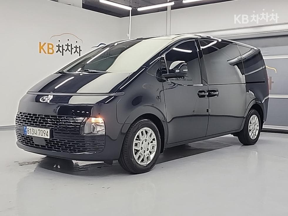 Hyundai Starea Cargo 2.2 Cargo 3 Moderne - Image 1