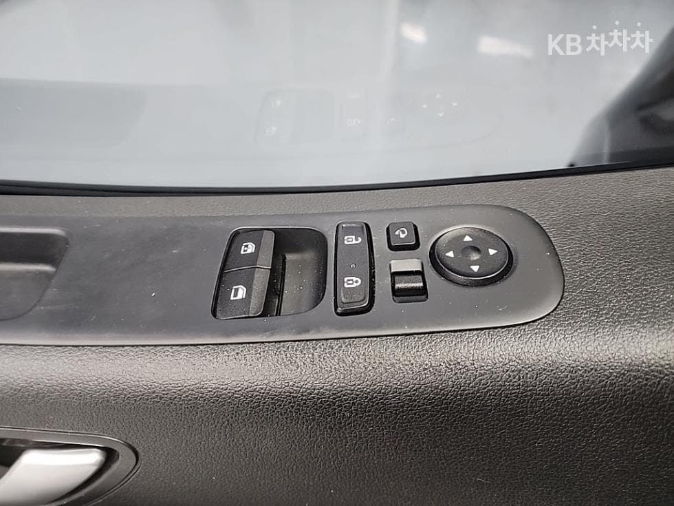 (813na7094)Hyundai Staria Cargo 2.2 Cargo 3 Hyundai - 14