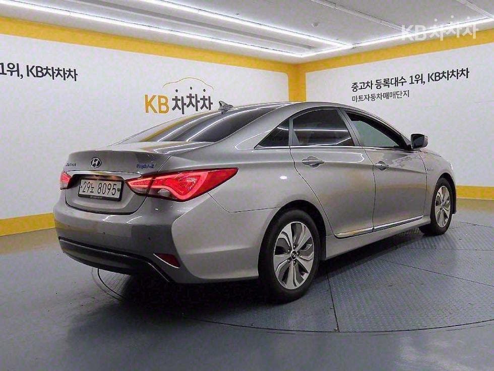 Hyundai Sonata Hybrid2.0 Modern - 4