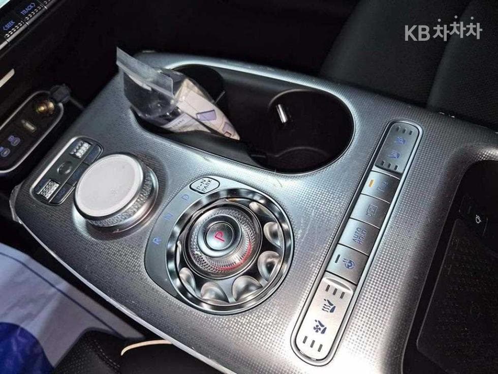 Дженезис GV60Стандартен 2WD Стандартен - 10