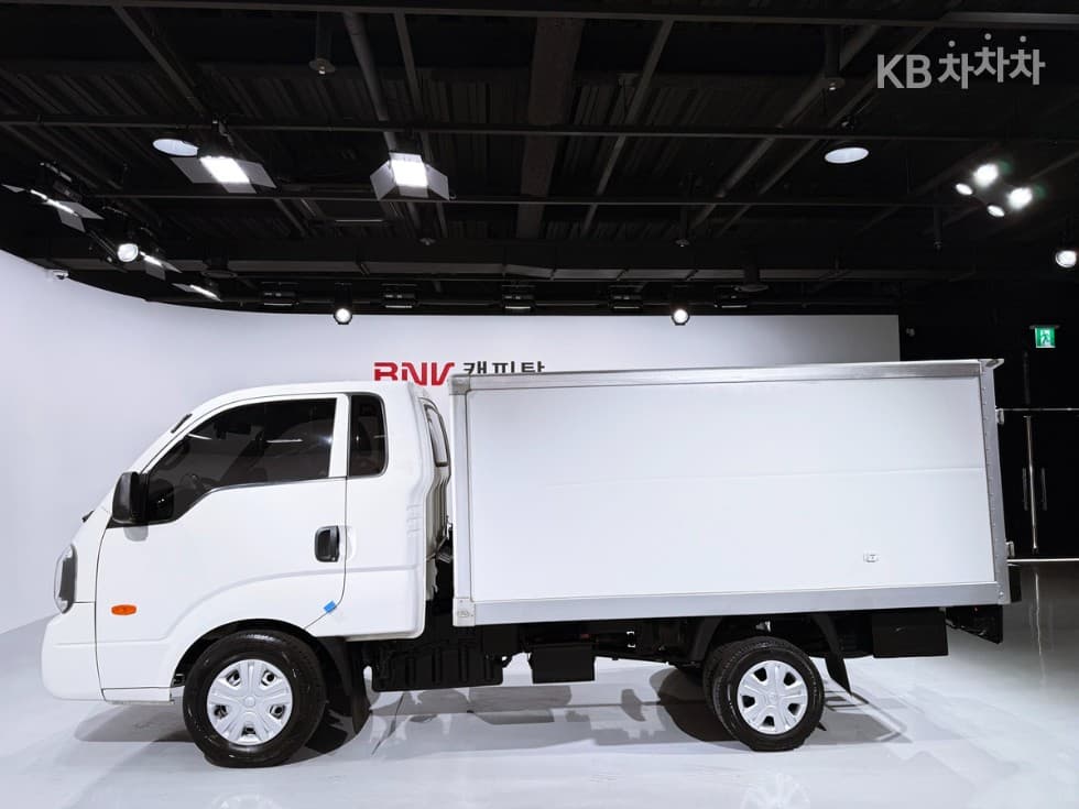 Киа The New (фейслифт) Бонго 3 (лек)Box Truck 1 тон 저상형 Королевска кабина Удължено междуосие LБазов - 3