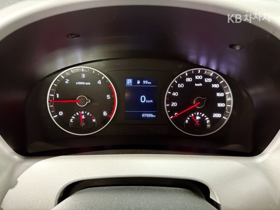 Киа The New (фейслифт) Бонго 3 (лек)Box Truck 1 тон 저상형 Королевска кабина Удължено междуосие LБазов - 4