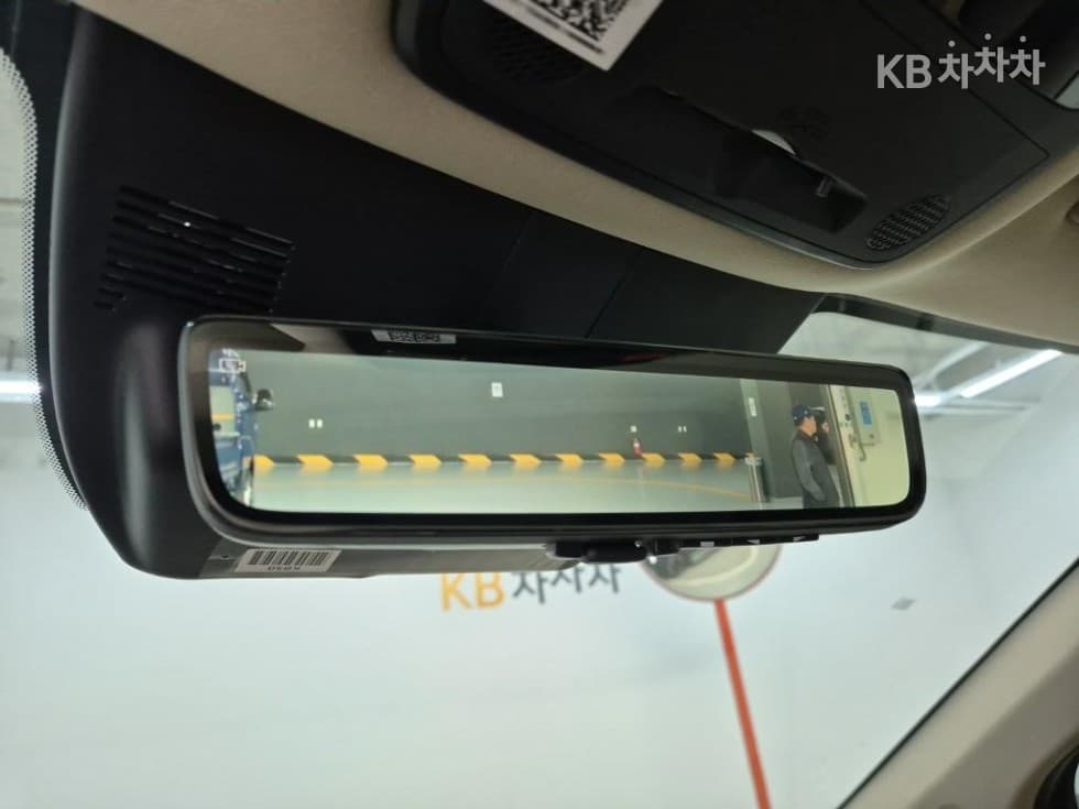 Kia The New (facelift) Carnival 4th generationHigh Limousine (Carnival) G3.5 GDI 9-seater Signature - 16