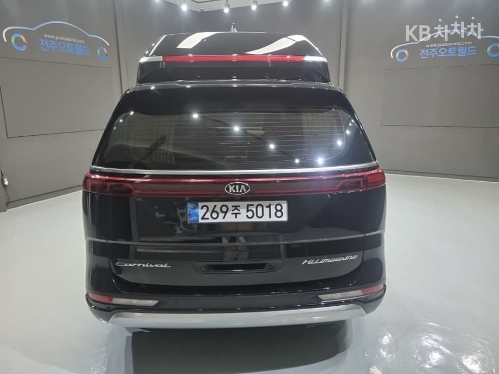 Kia Carnival 4th generationHigh Limousine (Carnival) G3.5 GDI 9-seater Signature - 3