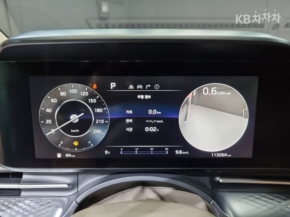 Kia Carnival 4th generationHigh Limousine (Carnival) G3.5 GDI 9-seater Signature - 18