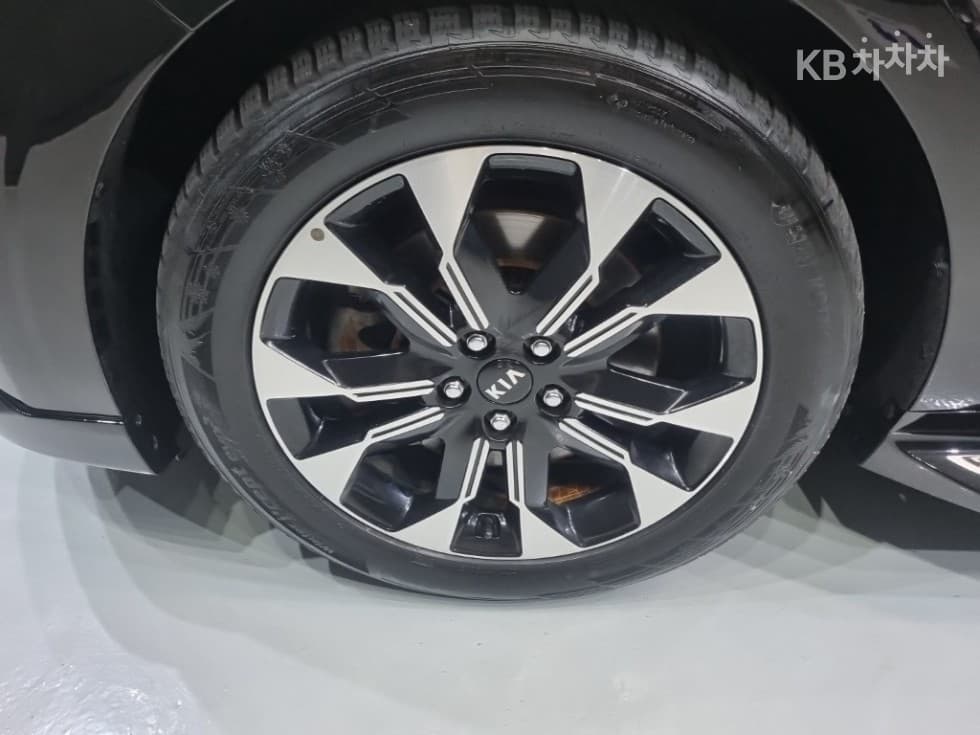 Kia Carnival 4th generationHigh Limousine (Carnival) G3.5 GDI 9-seater Signature - 28