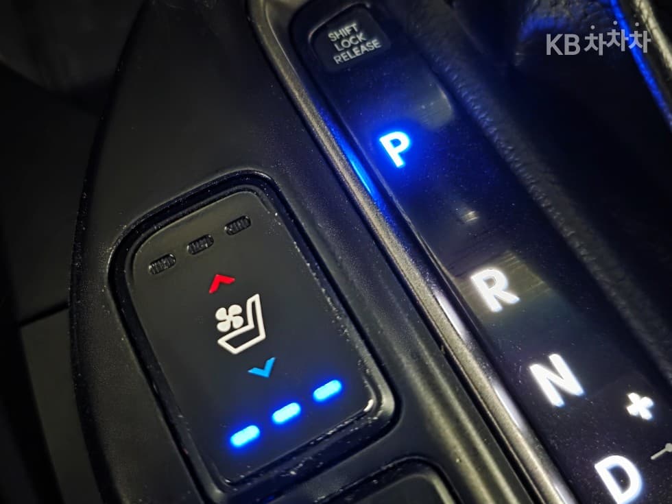 Хюндай Санта Фе DMХонда R-двигател 2.0 дизел 2WD PREMIUM Стандартен - 13