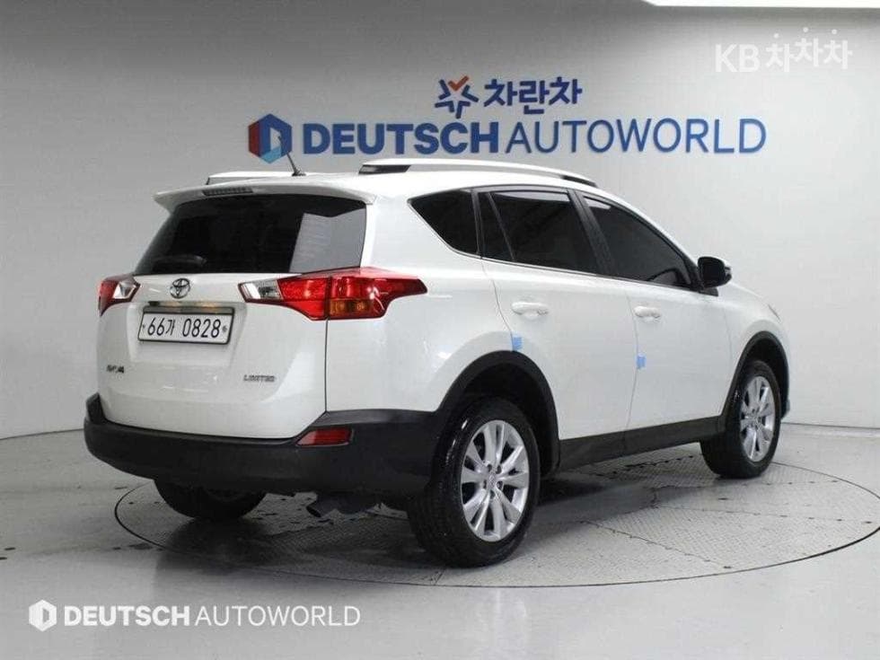 Toyota RAV42.5 2WD - 2