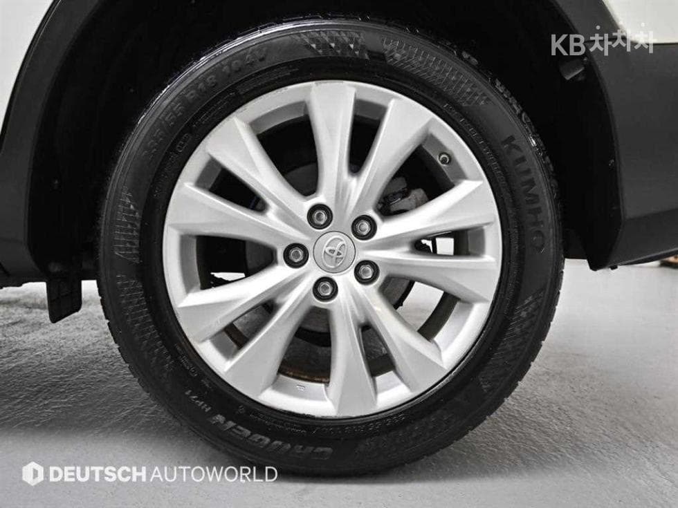 Toyota RAV42.5 2WD - 5