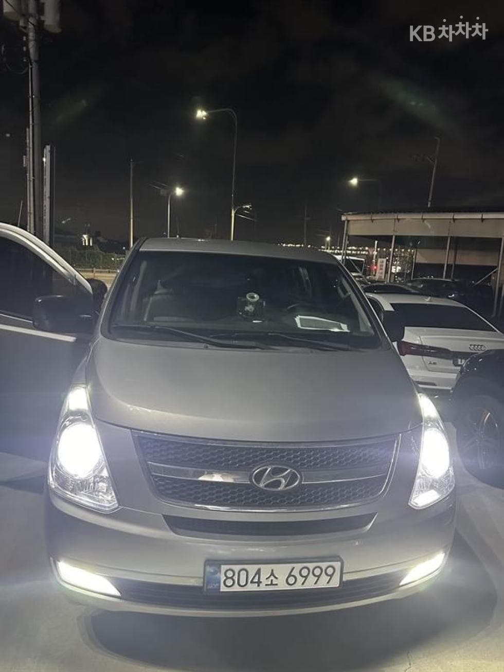 Хюндай Гранд Старекс 5-местен Ван CVX Лукс - Image 1