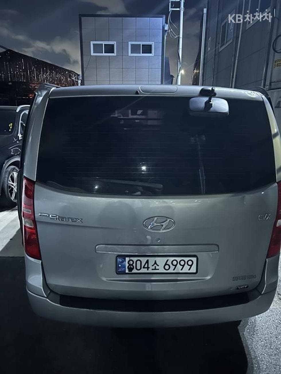 Хюндай Гранд Старекс5-местен Ван CVX Лукс - 2