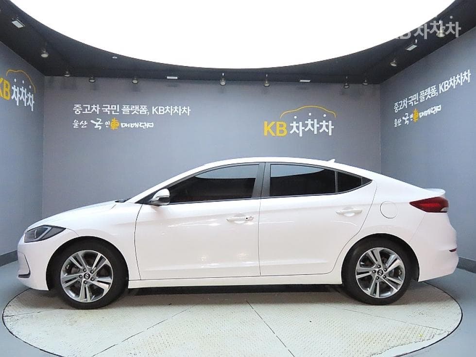 Хюндай Avante (Elantra)AD1.6 GDi Value Plus - 5