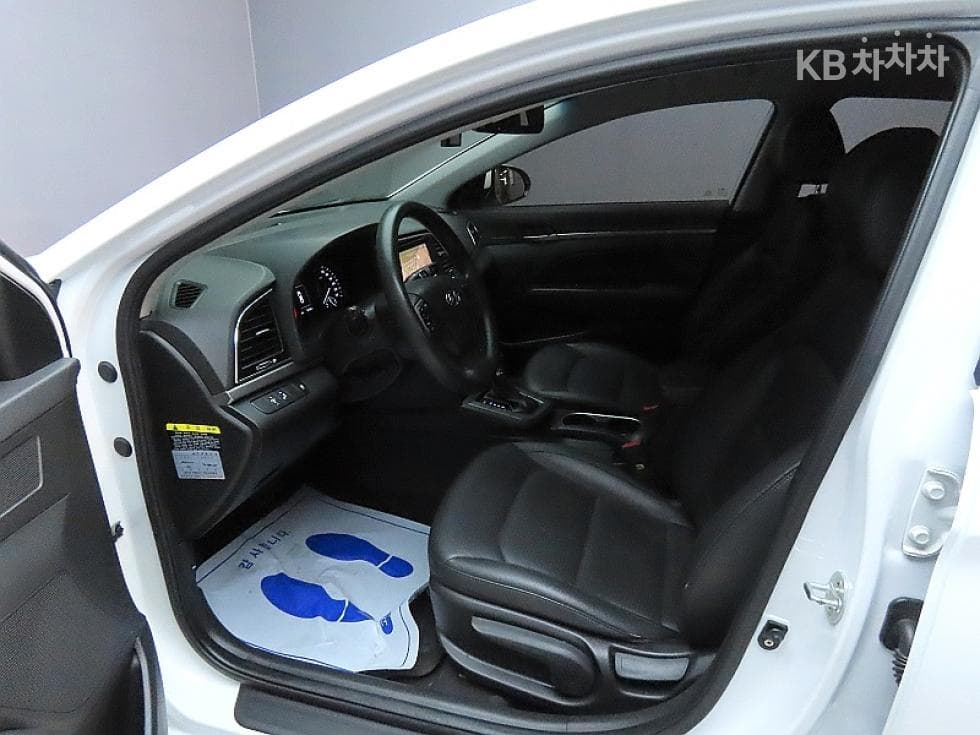 Хюндай Avante (Elantra)AD1.6 GDi Value Plus - 10