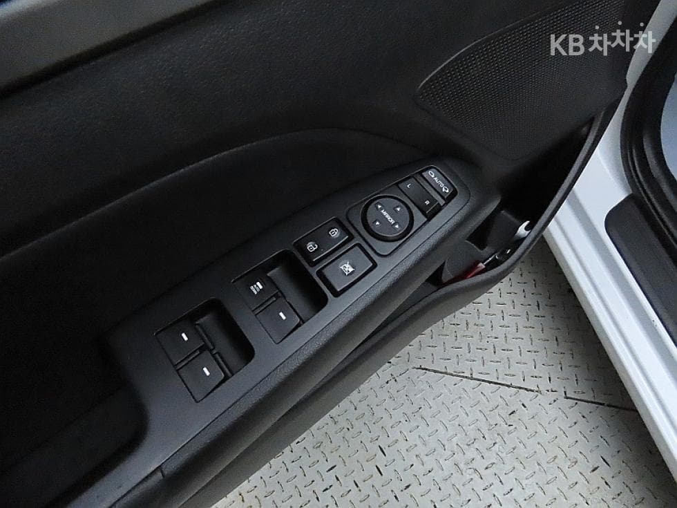 Хюндай Avante (Elantra)AD1.6 GDi Value Plus - 13