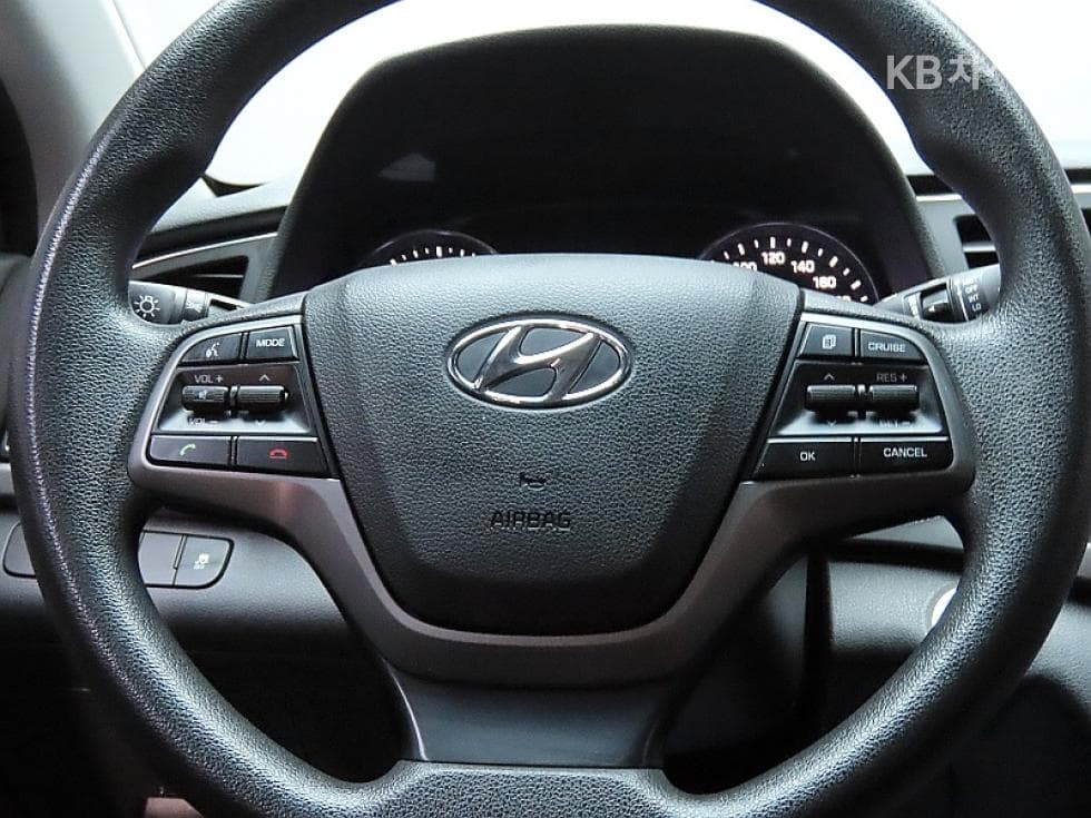 Хюндай Avante (Elantra)AD1.6 GDi Value Plus - 18