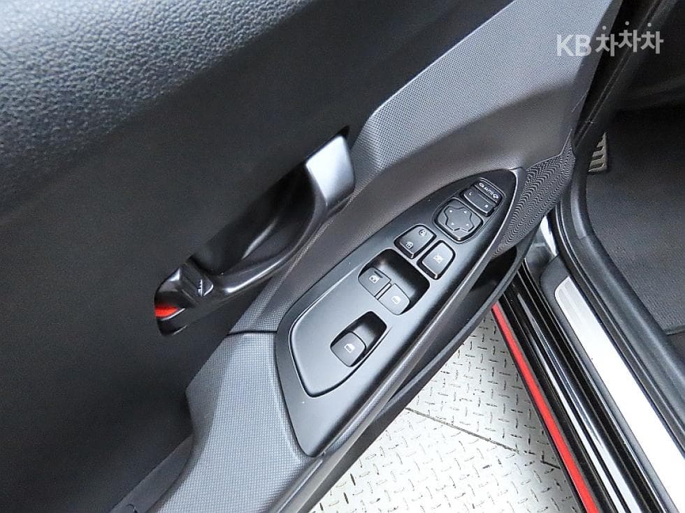 Хюндай Велестор N2.0 Турбо Бензин Директ Инжекция - 13