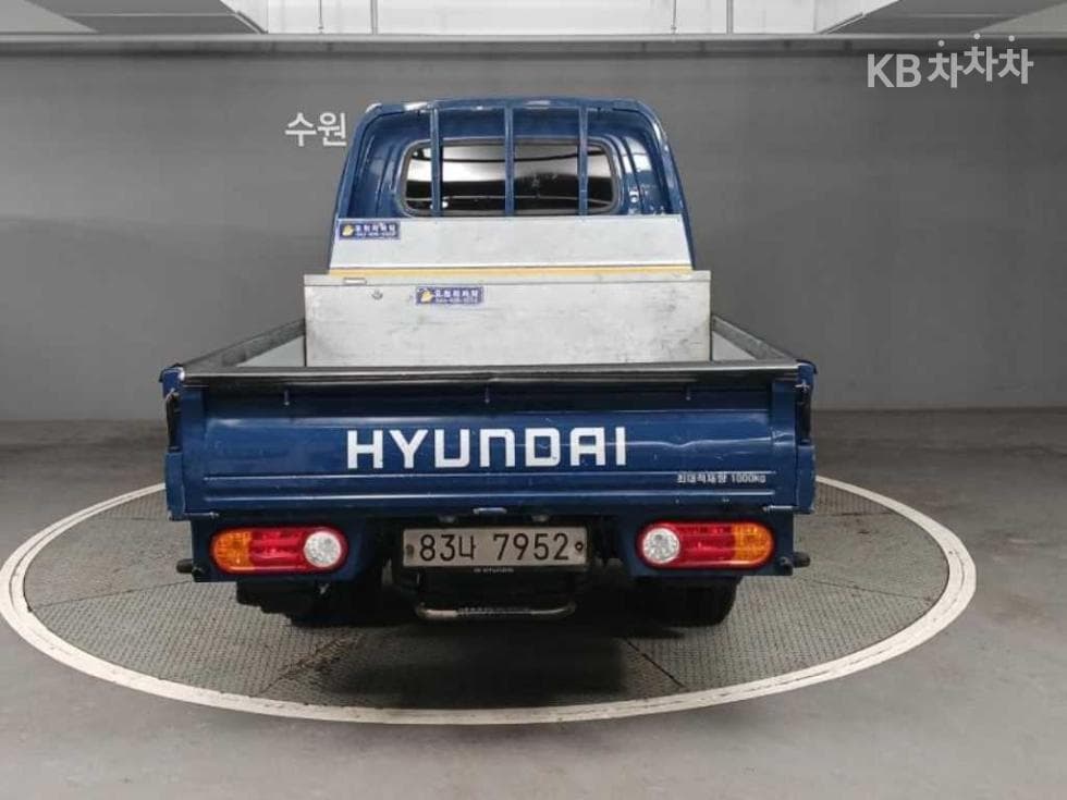 Hyundai Porter 2Extra Long Double Cab CRDi Smart - 2