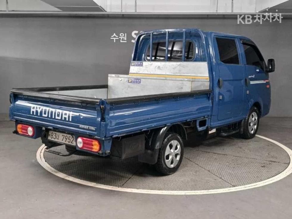 Hyundai Porter 2Extra Long Double Cab CRDi Smart - 4