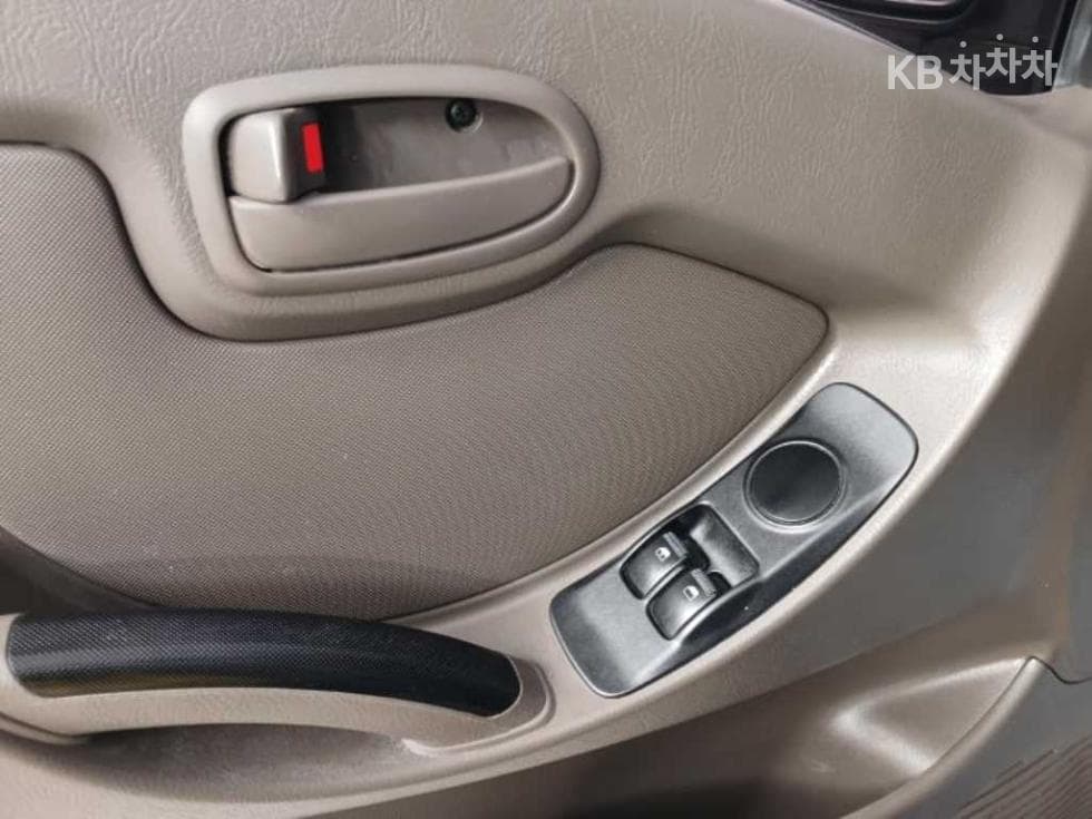 Hyundai Porter 2Extra Long Double Cab CRDi Smart - 9