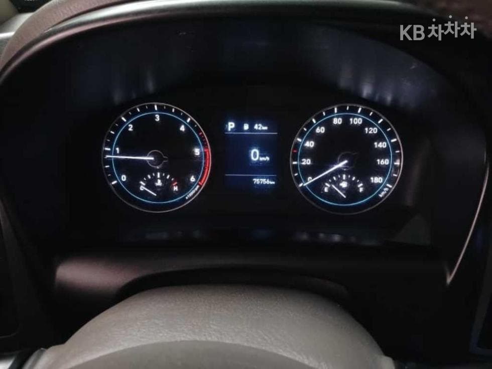 Hyundai Porter 2Extra Long Double Cab CRDi Smart - 10