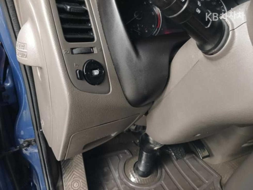 Hyundai Porter 2Extra Long Double Cab CRDi Smart - 12