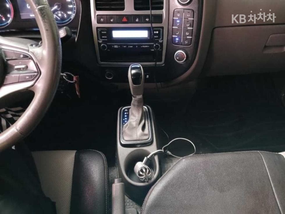 Hyundai Porter 2Extra Long Double Cab CRDi Smart - 14