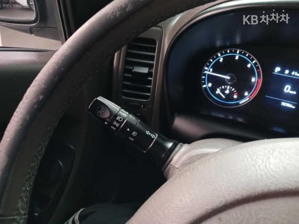 Hyundai Porter 2Extra Long Double Cab CRDi Smart - 17