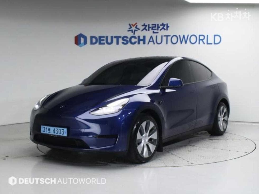 Tesla Model Y RWD Base - Image 1