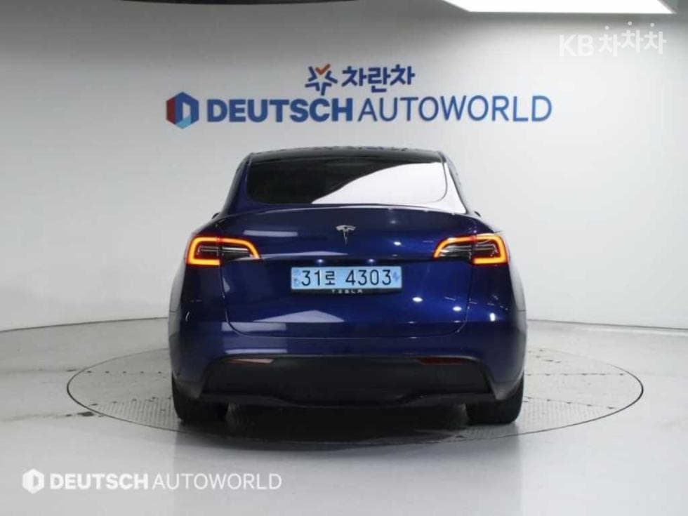 Tesla Model Y RWD Base - Image 4