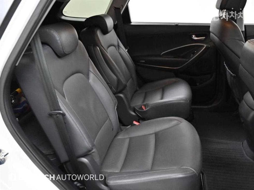 Хюндай 맥스CruzeДизел(e-VGT)2.2 2WD Exclusive 7-местен (Лимузин) Стандартен - 12