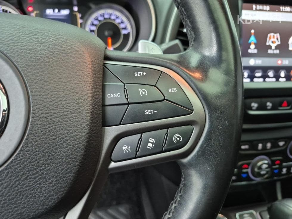 지프 체로키(KL)2.4 Бензин AWD Longitude High - 16