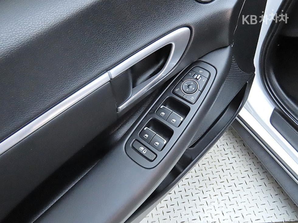 Hyundai Sonata (DN8)2.0 Smart - 13