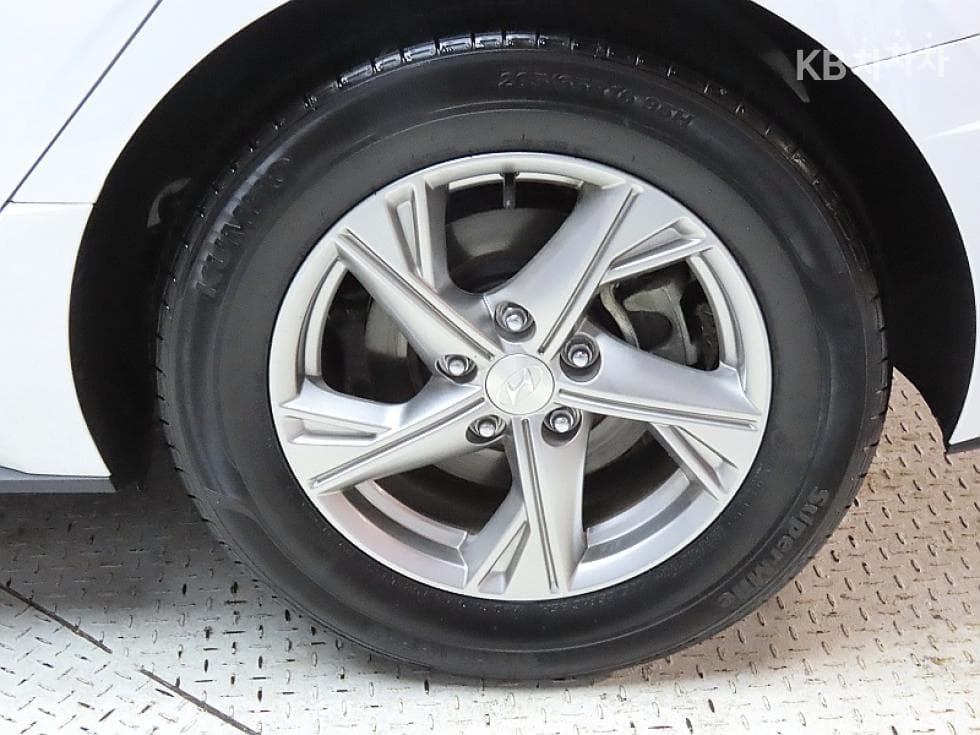 Hyundai Sonata (DN8)2.0 Smart - 20