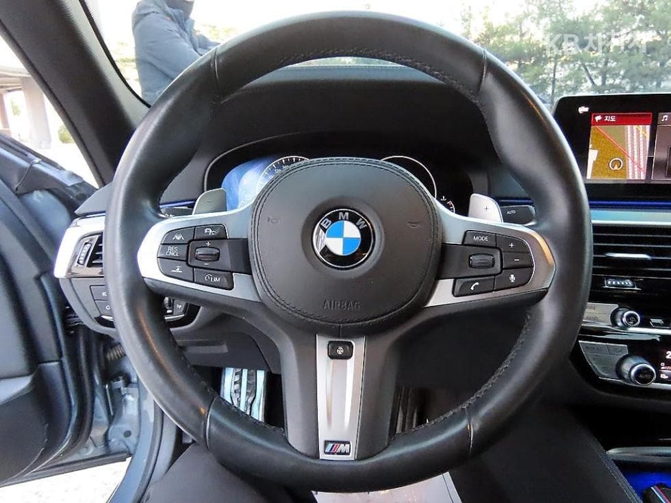 BMW 올Нов5 Серия (G30)520d xDrive M Sport Package Plus - 8