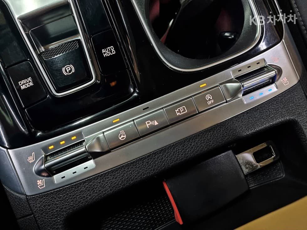 Kia Carnival 4th generationD2.2 9-seater Noblesse - 18