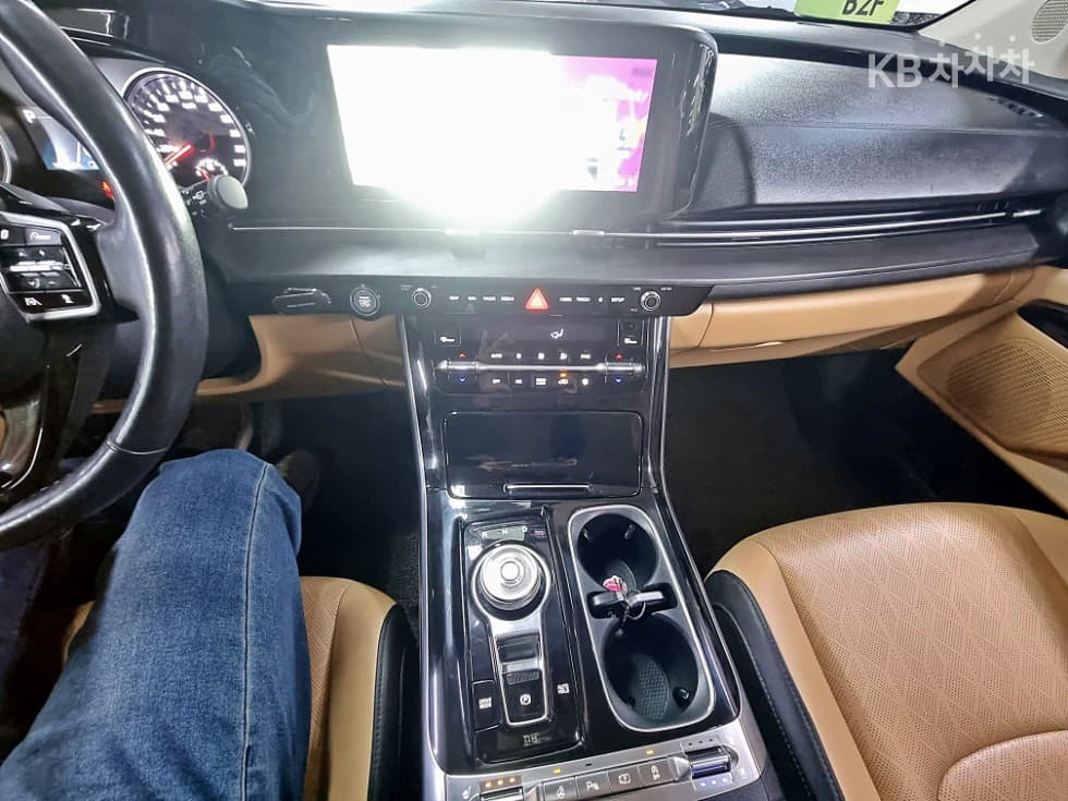 Kia Carnival 4th generationD2.2 9-seater Noblesse - 28