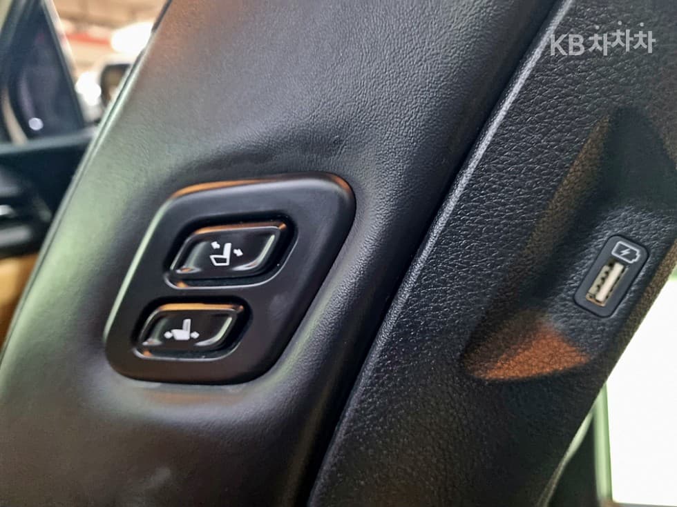 Kia Carnival 4th generationD2.2 9-seater Noblesse - 11