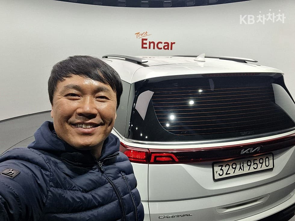 Kia Carnival 4th generationD2.2 9-seater Noblesse - 7