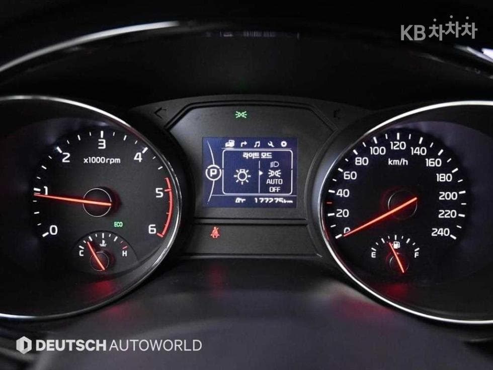 Киа All New Канивал9-местен 2.2 Дизел Noblesse - 8