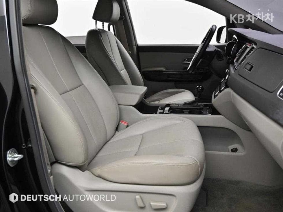 Киа All New Канивал9-местен 2.2 Дизел Noblesse - 10