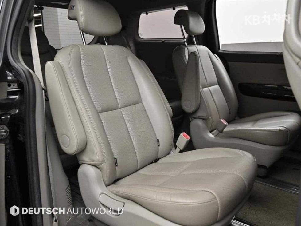 Киа All New Канивал9-местен 2.2 Дизел Noblesse - 12