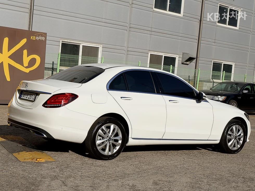 Mercedes-Benz The New (фейслифт) C-КласC200 Avantgarde W205 - 4