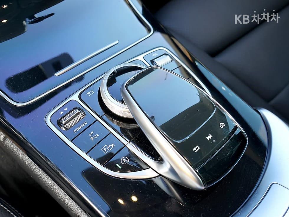 Mercedes-Benz The New (фейслифт) C-КласC200 Avantgarde W205 - 11