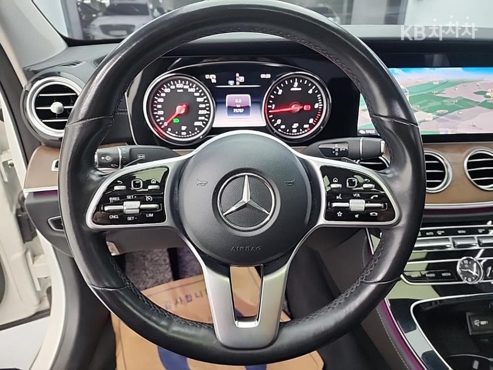 Mercedes-Benz E-Клас (W213)E220d Exclusive - 9