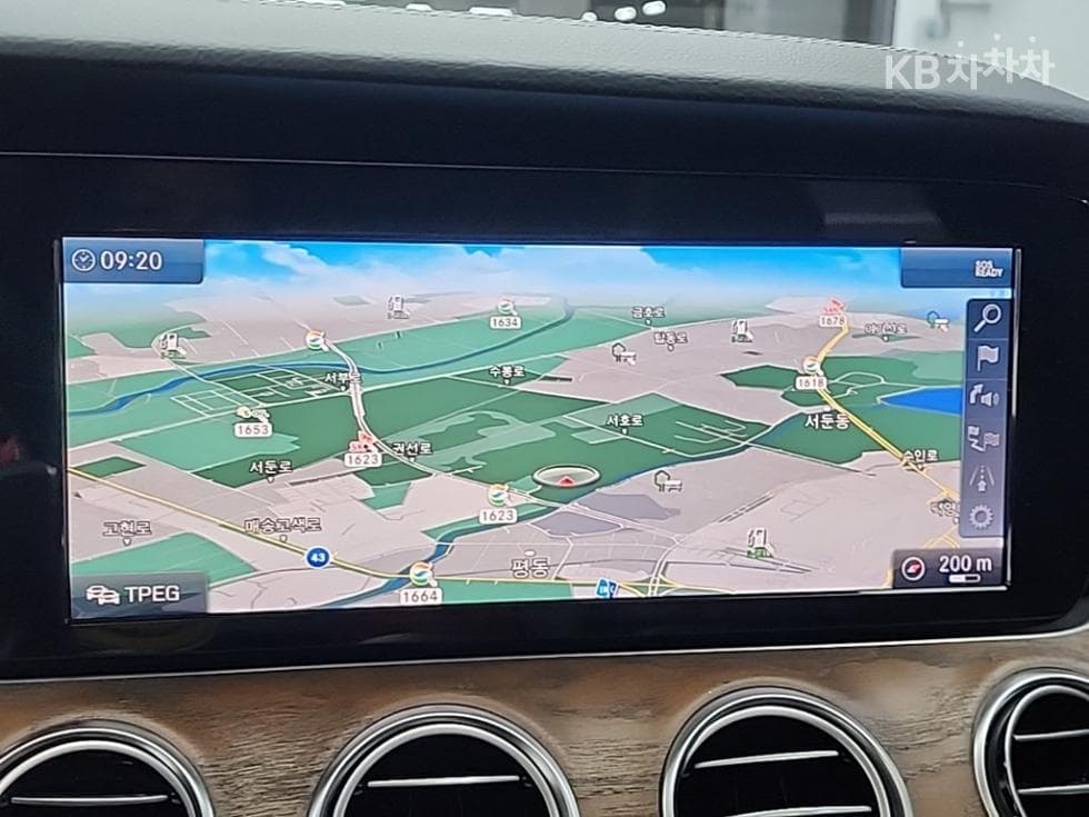 Mercedes-Benz E-Клас (W213)E220d Exclusive - 15