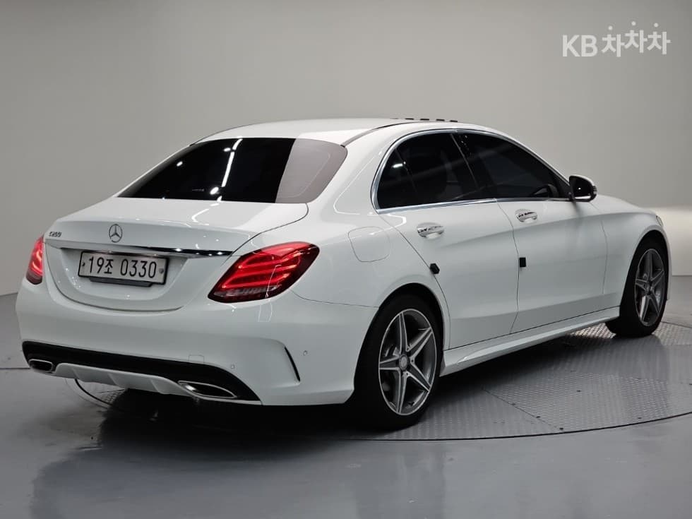 Mercedes-Benz The New (facelift) C-ClassC200 AMG Line - 4