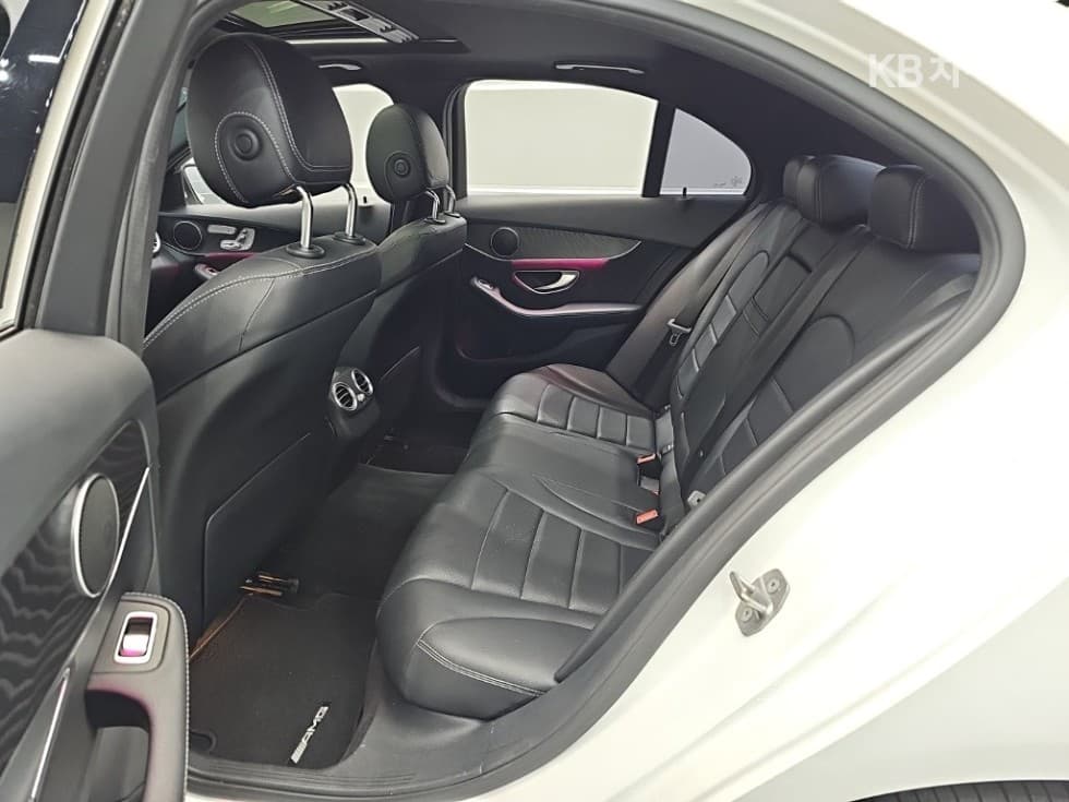 Mercedes-Benz The New (facelift) C-ClassC200 AMG Line - 12