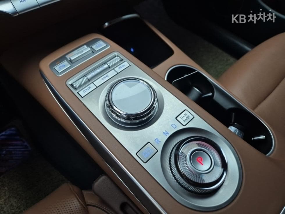 Genesis GV70Gasoline 2.5T AWD - 8