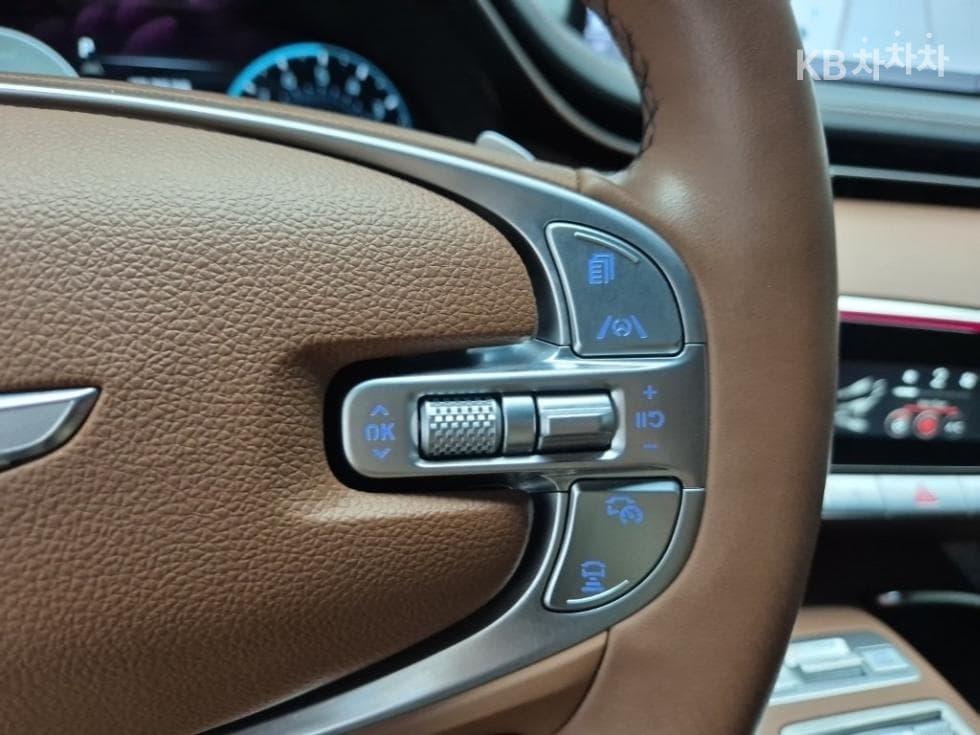 Genesis GV70Gasoline 2.5T AWD - 15