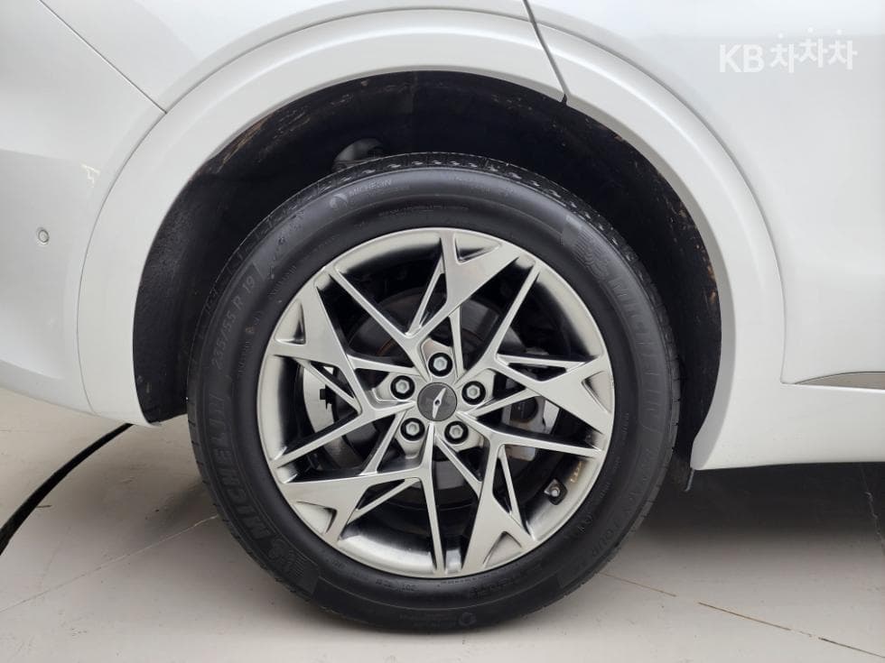 Дженезис GV70Бензин 2.5T 2WD - 11